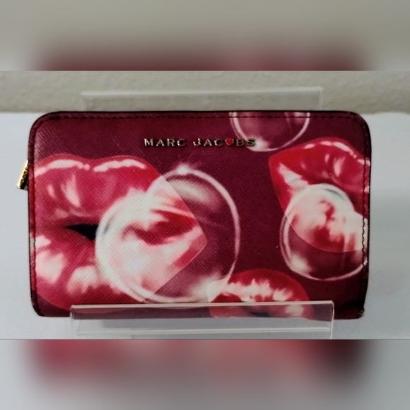 Marc Jacobs Wallet Limited Edition "Hot Lips" Valentine Collection - Picture 6 of 16